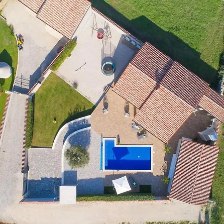 Caerus Villa *
